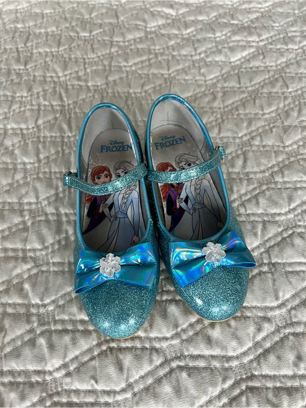 Disney Frozen Mary Jane pumps with bow and strap